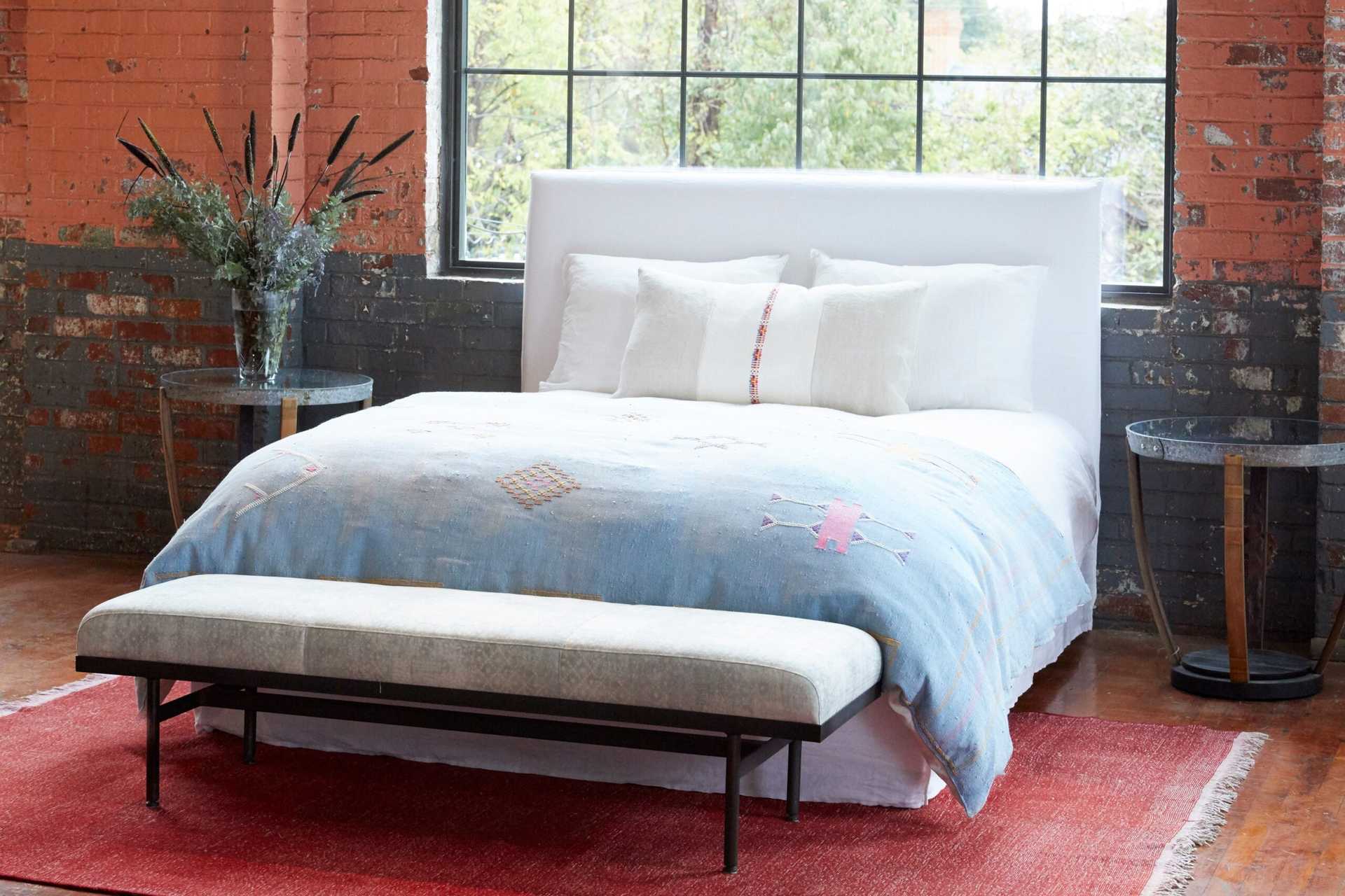 Cisco Home April Bed